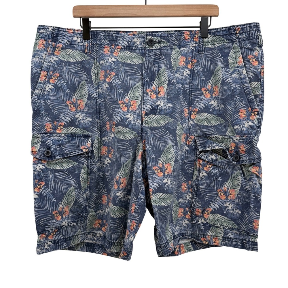 IZOD Saltwater Cargo Shorts Mens 40 Blue Tropical Floral Cotton Casual Summer